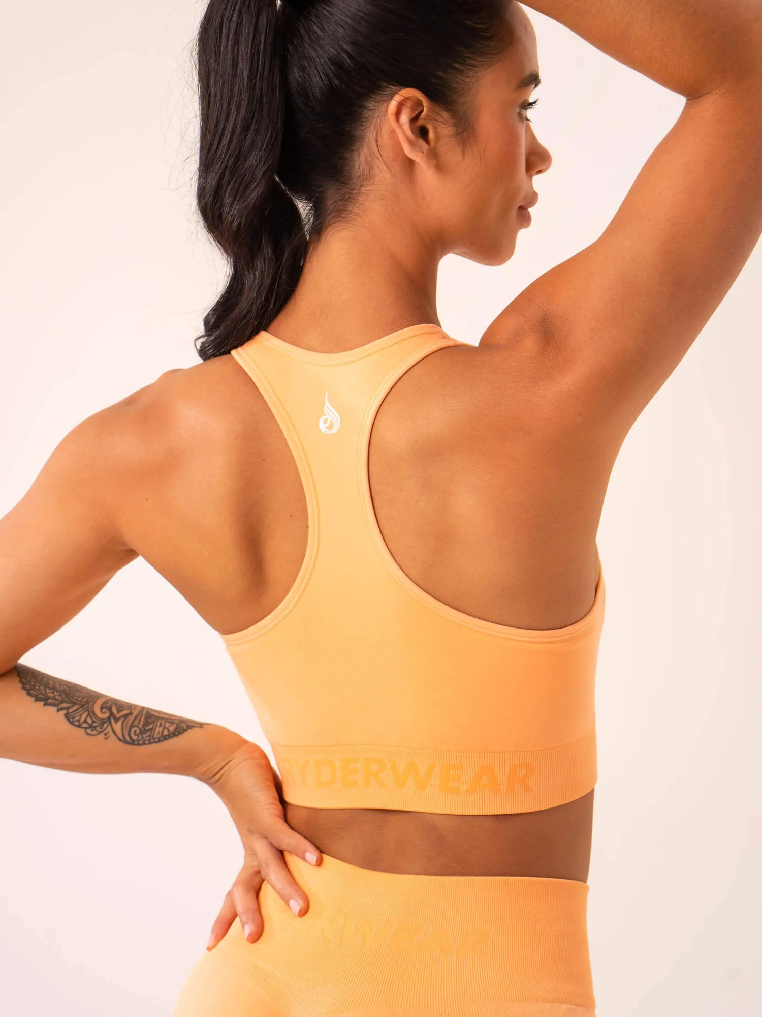 Lift Seamless High Neck Sports Bra - Mango