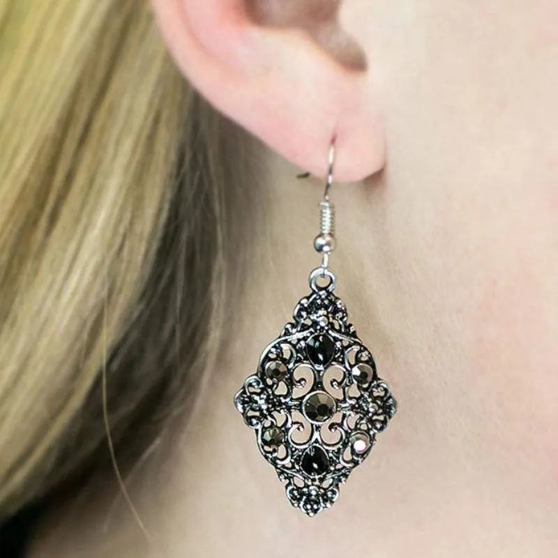 New York, New York Black Earring