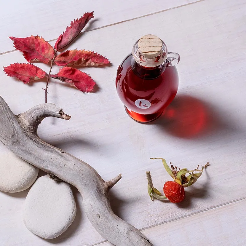 Rosehip Oil | 100% pure, cold-pressed Vit. A & C brighetning oil