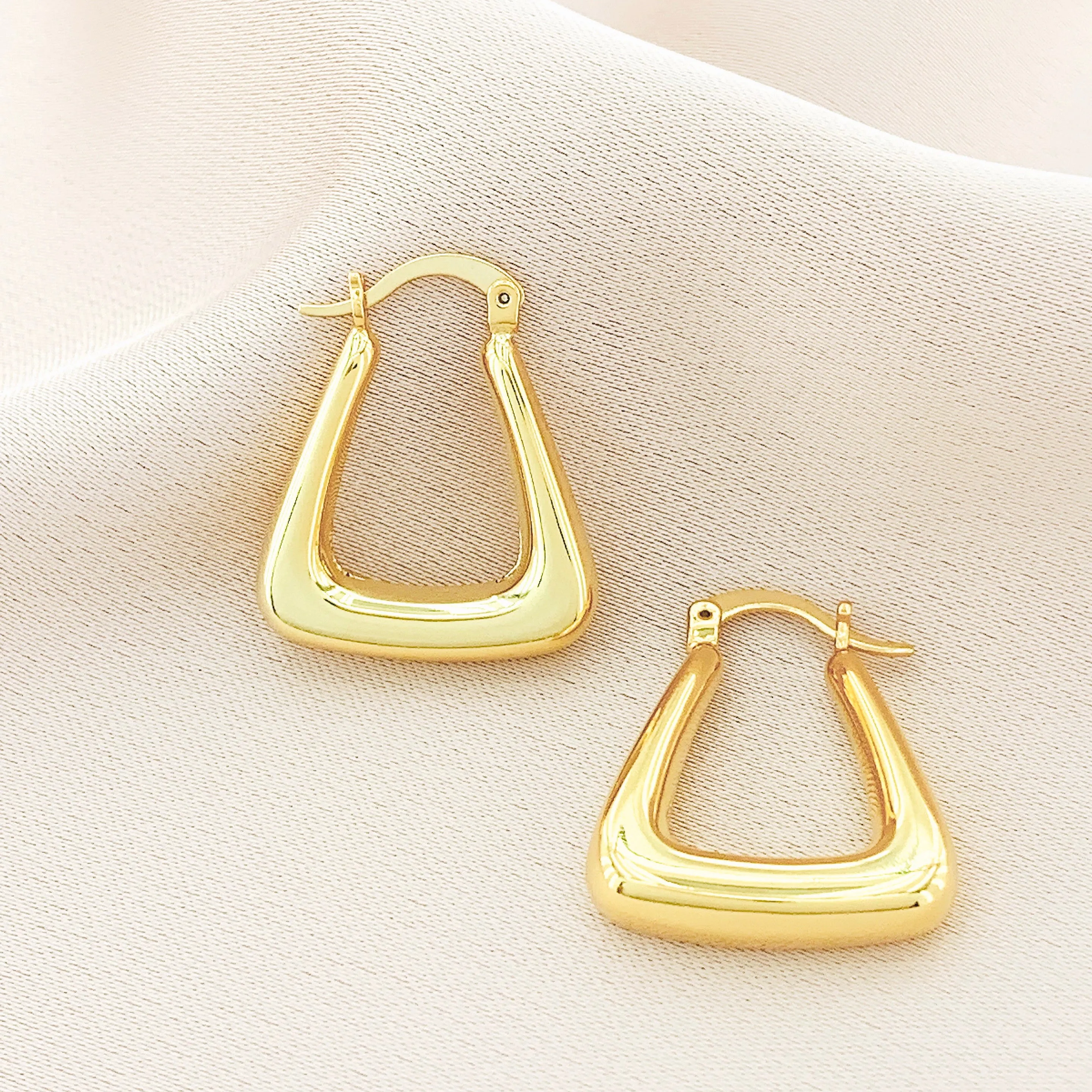 Women's Fashion Hollow Hoop Earring