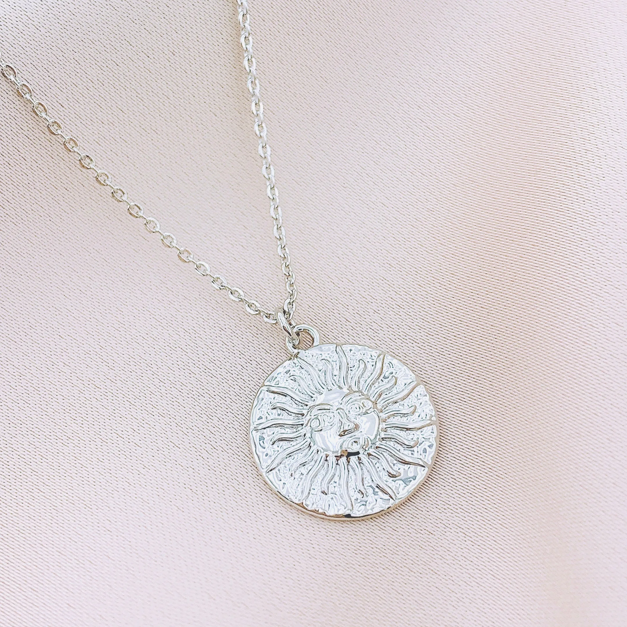 Women's Fashion Pendant Necklace